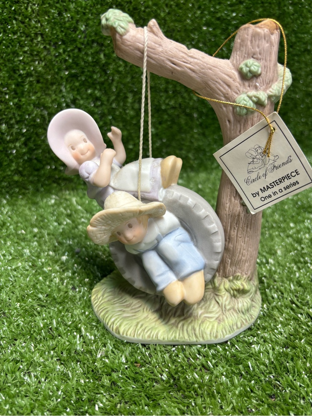 CIRCLE OF FRIENDS MASTERPIECE FIGURINES # 8985 GRANDPAS TREE SWING